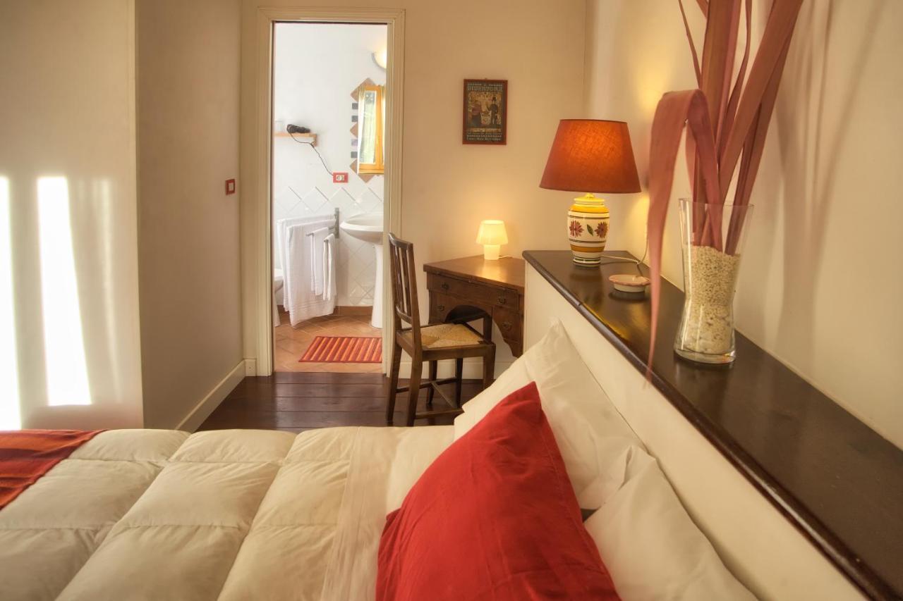 トゥスカーニア La Torretta Bed & Breakfast エクステリア 写真
