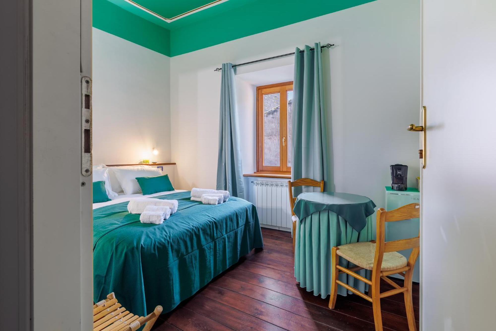 トゥスカーニア La Torretta Bed & Breakfast エクステリア 写真