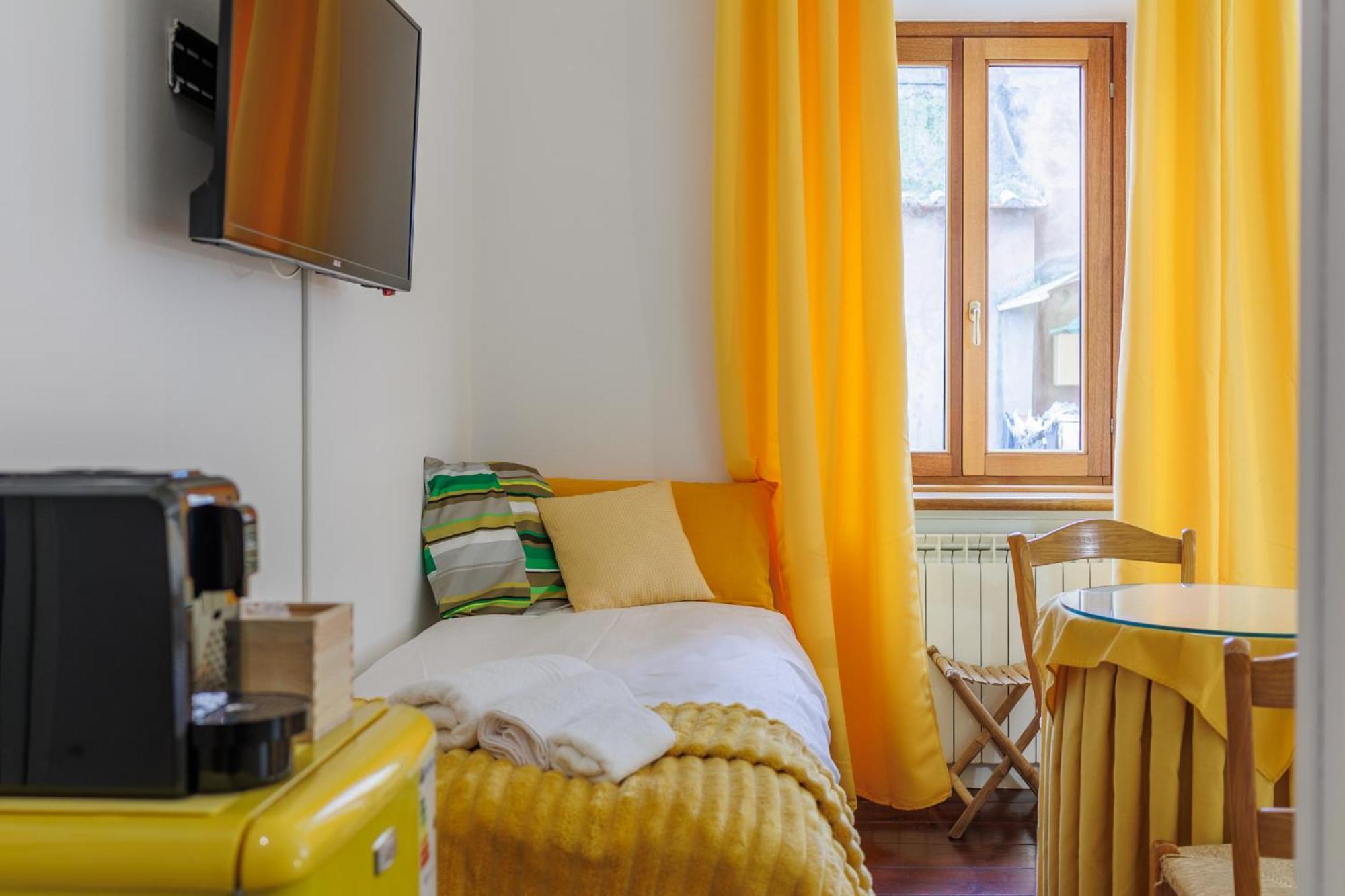 トゥスカーニア La Torretta Bed & Breakfast エクステリア 写真