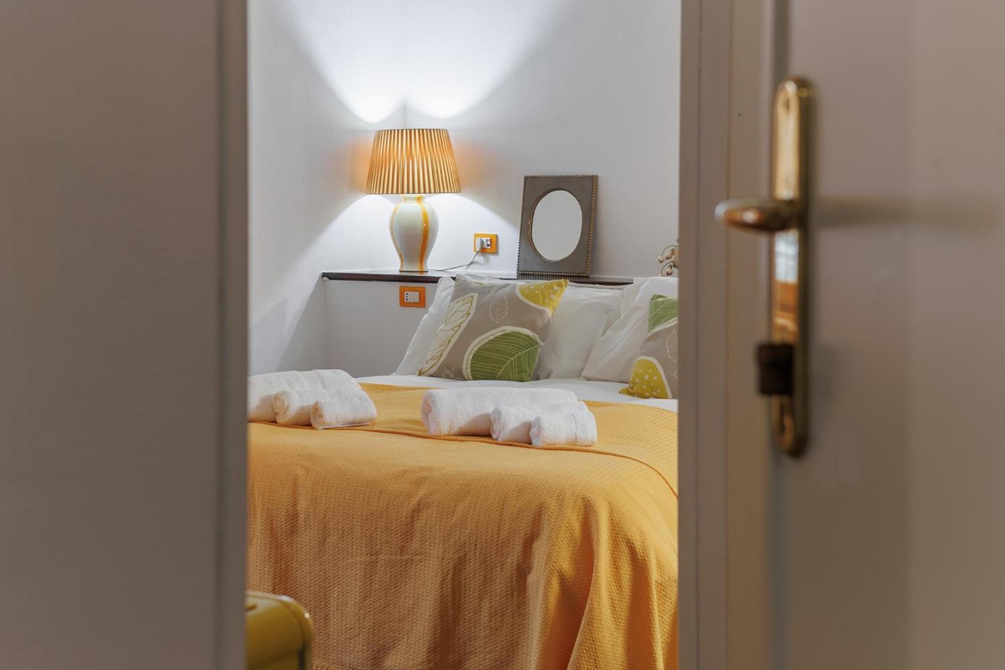 トゥスカーニア La Torretta Bed & Breakfast エクステリア 写真