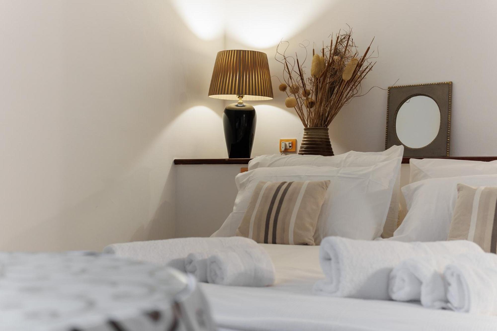 トゥスカーニア La Torretta Bed & Breakfast エクステリア 写真