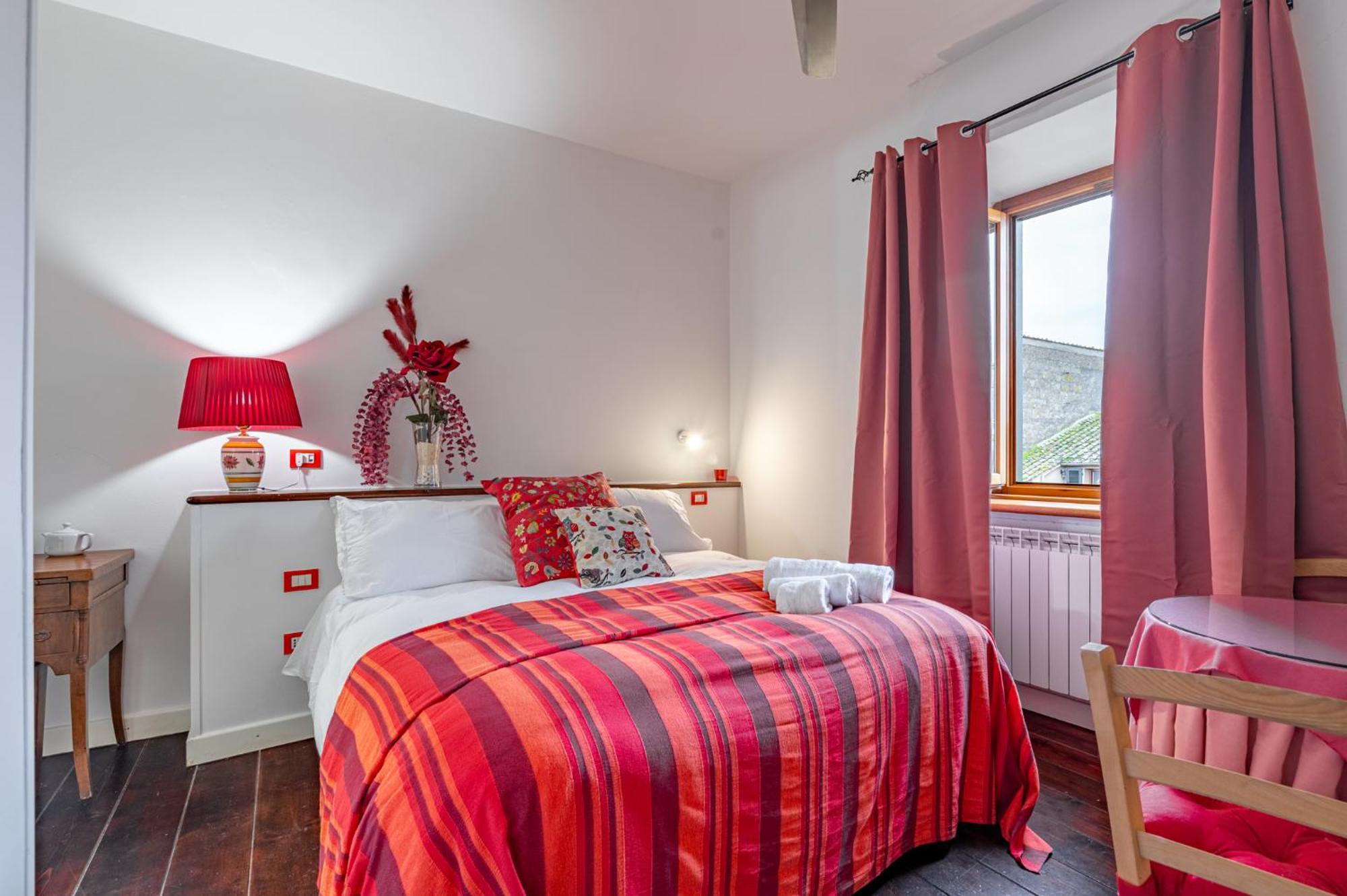 トゥスカーニア La Torretta Bed & Breakfast エクステリア 写真